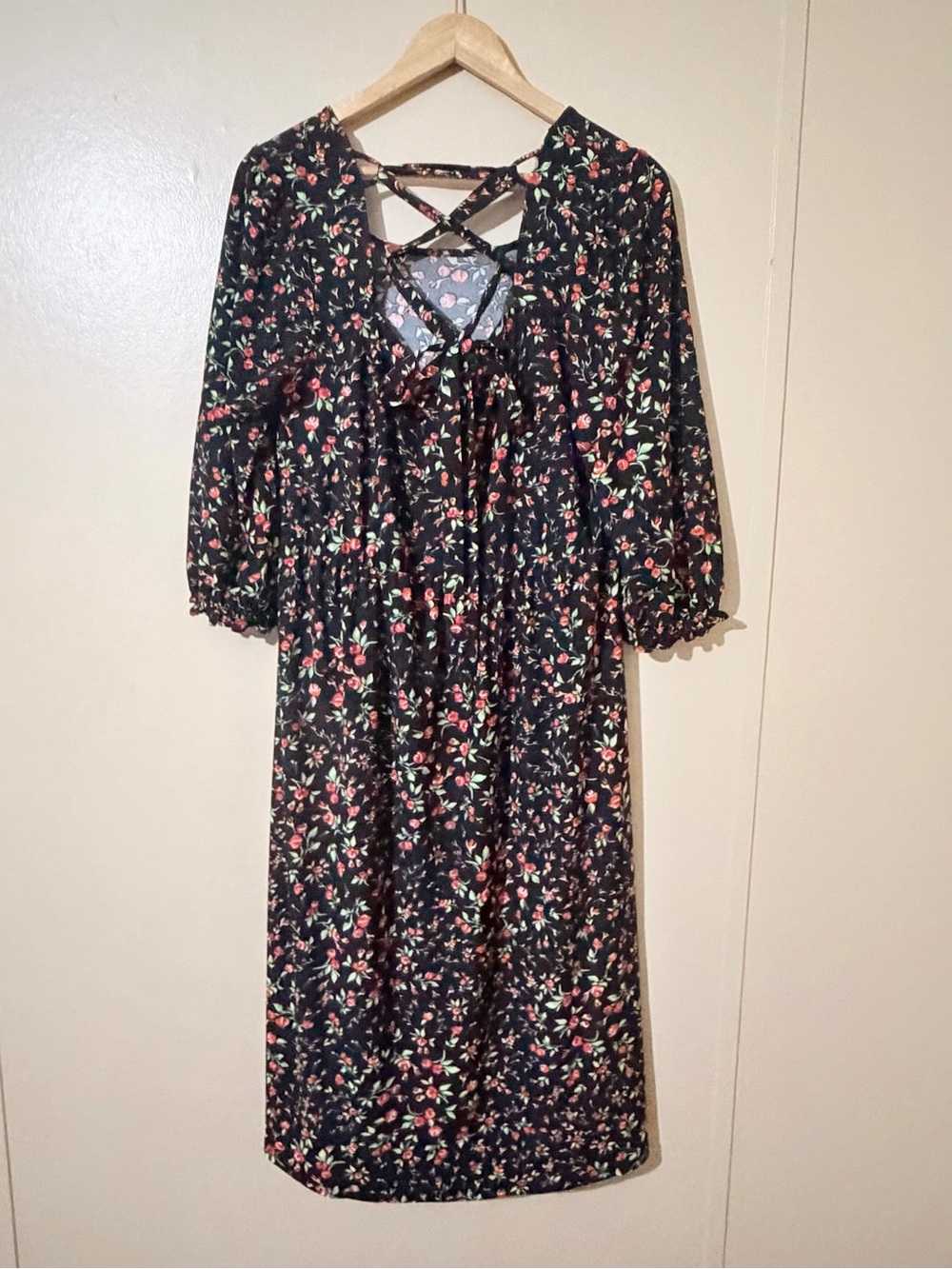 Black Floral Midi Dress with Crisscross Back, Elastic on waist. Size L - Picture 5 of 13